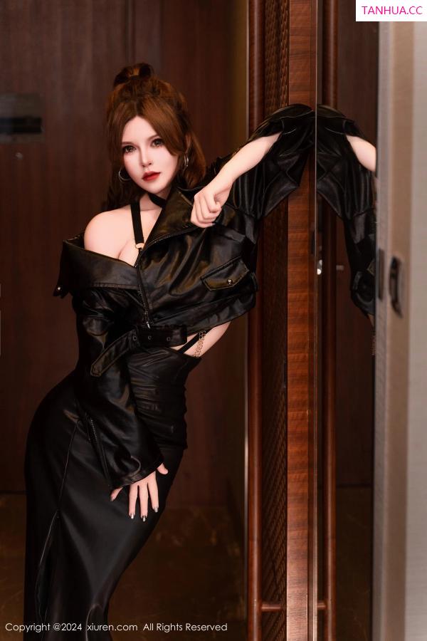 伊丽莎有点白  [XiuRen]高清写真图 2024.03.28 No.8305 伊丽莎有点白 美腿性感第10张图片